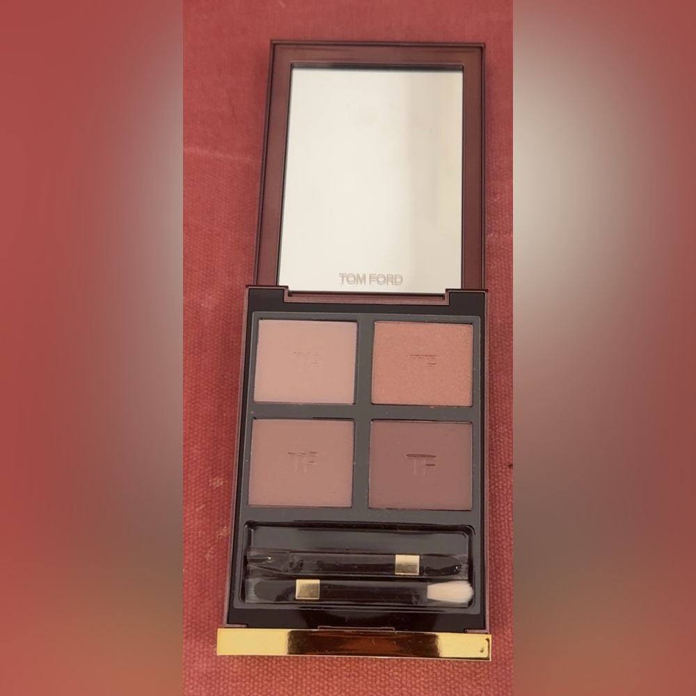 TOM FORD Eye Color Quad Eyeshadow 4 Colors Palette 31 Sous Le Sable NEW $95
